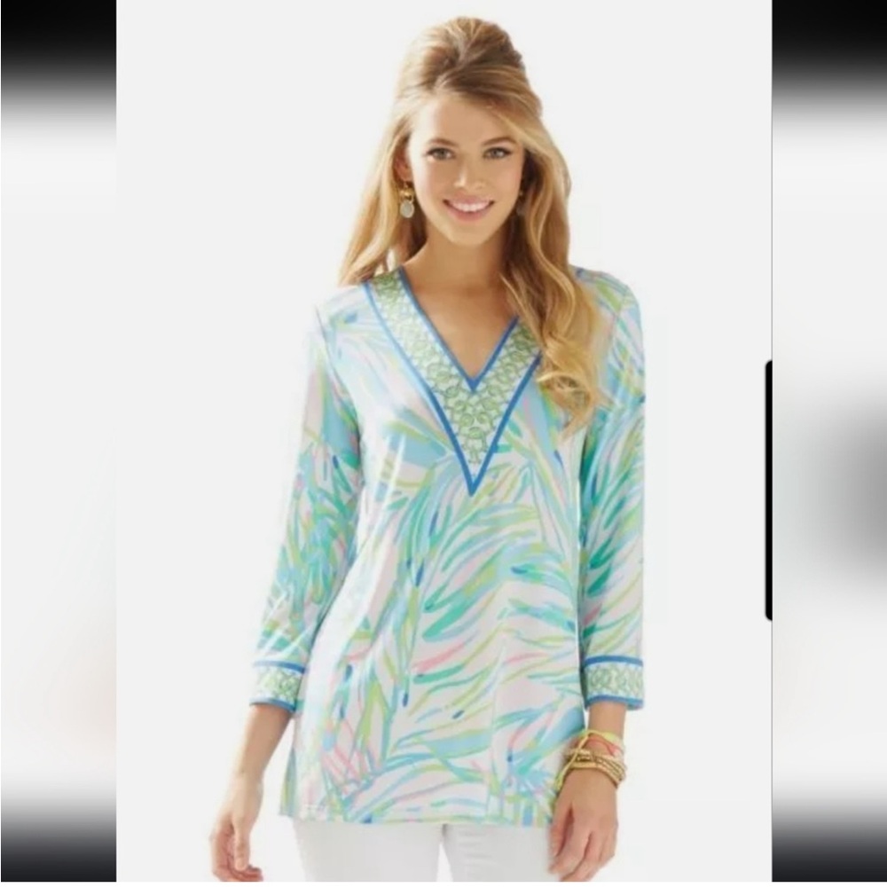 Lilly Pulitzer size Small Poly/Spandex knit 3/4 sleeve tunic top